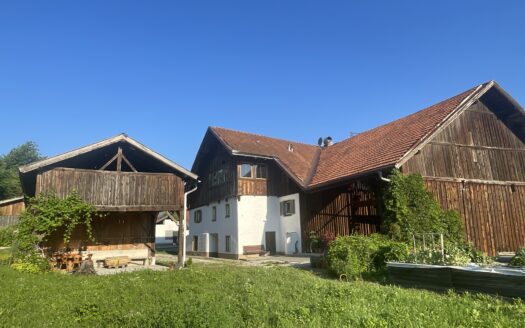 Room with private bathroom in farmhouse in Rietz