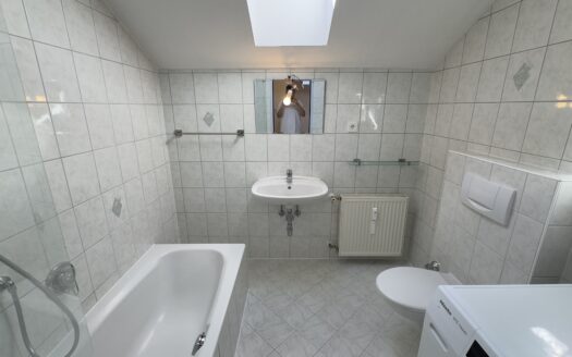 Schöne, helle 55 m² Wohnung inkl. Autostellplatz zu vermieten – Perfekt für Singles oder Paare/2er Whg!