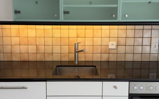 Schöne, helle 55 m² Wohnung inkl. Autostellplatz zu vermieten – Perfekt für Singles oder Paare/2er Whg!